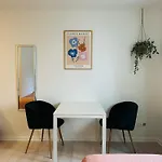 5 Min Walk To Lego House-2 Bedrooms Cozy With Garden 比隆