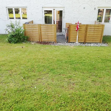 5 Min Walk To Lego House-2 Bedrooms Cozy With Garden Apartment *